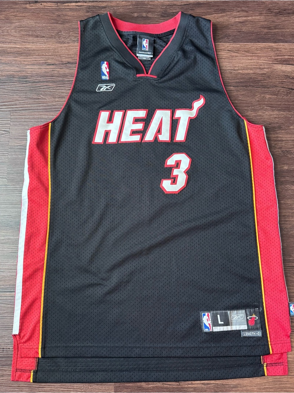 Miami Heat Basketball Jersey Mens Large Black Red Trim NBA Dwyane Wade 3 Reebok - Picture 2 of 13